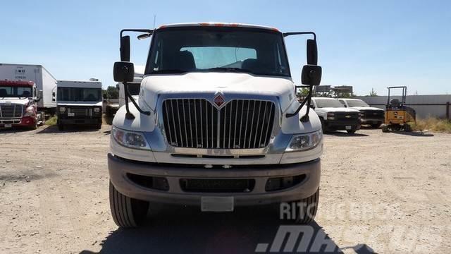 International 4400 Camiones tractor