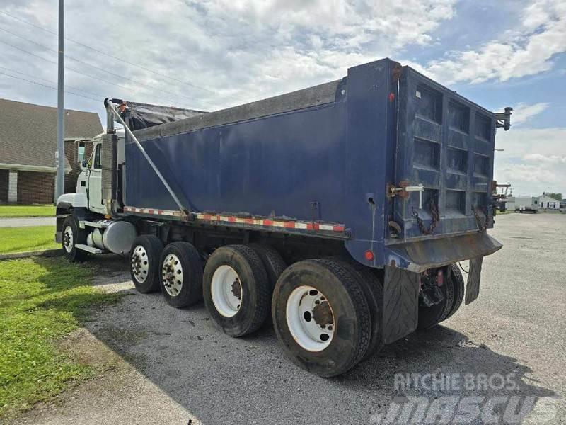 Mack CL713 Bañeras basculantes usadas