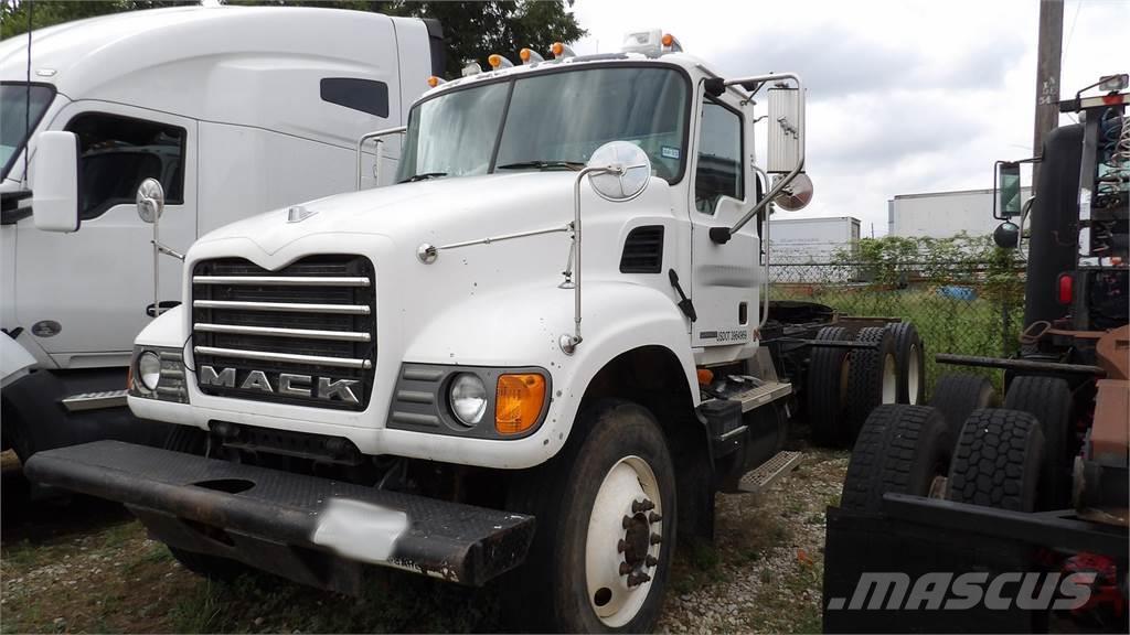 Mack CV713 Camiones tractor