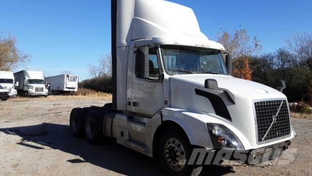 Volvo VNL64T300 Camiones tractor