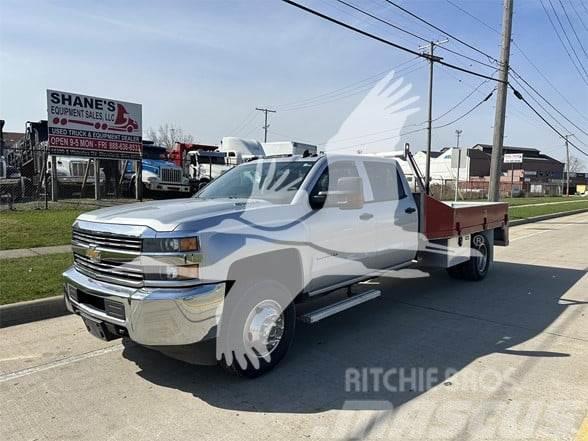 Chevrolet 3500HD Camiones de cama baja