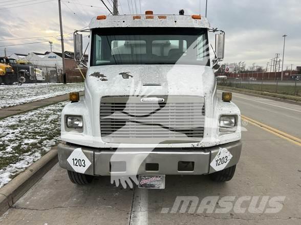 Freightliner FL70 Otros