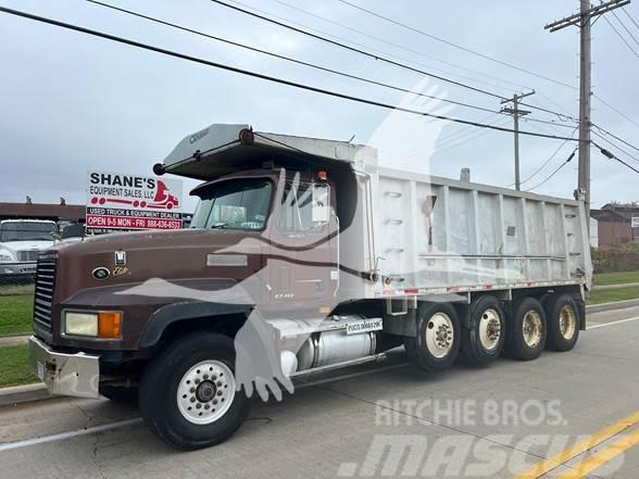 Mack CL713 Bañeras basculantes usadas