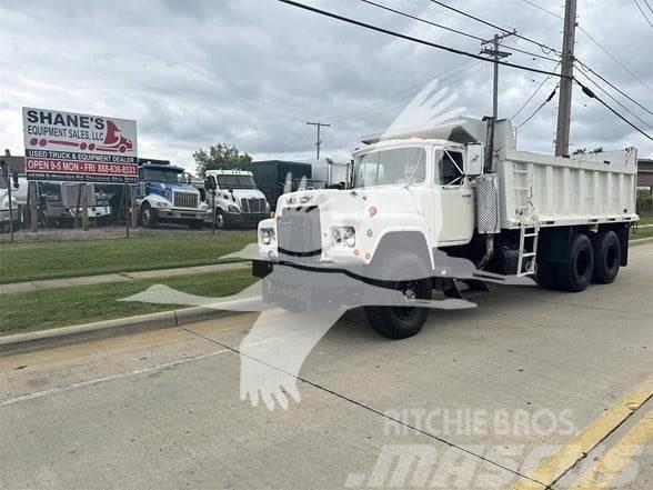 Mack RD685 Bañeras basculantes usadas