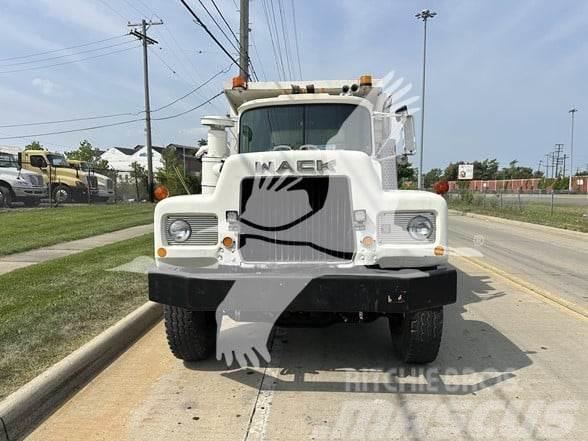 Mack RD685 Bañeras basculantes usadas