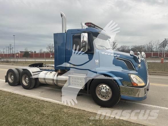 Volvo VNL42T300 Camiones tractor