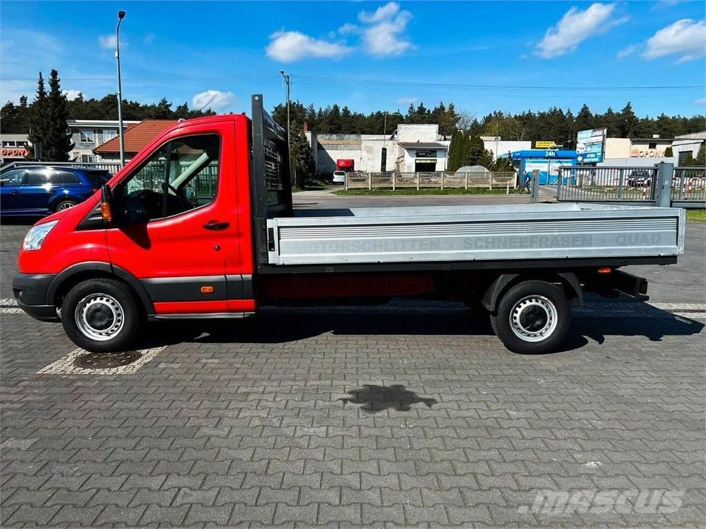 Ford Transit Camiones de cama baja