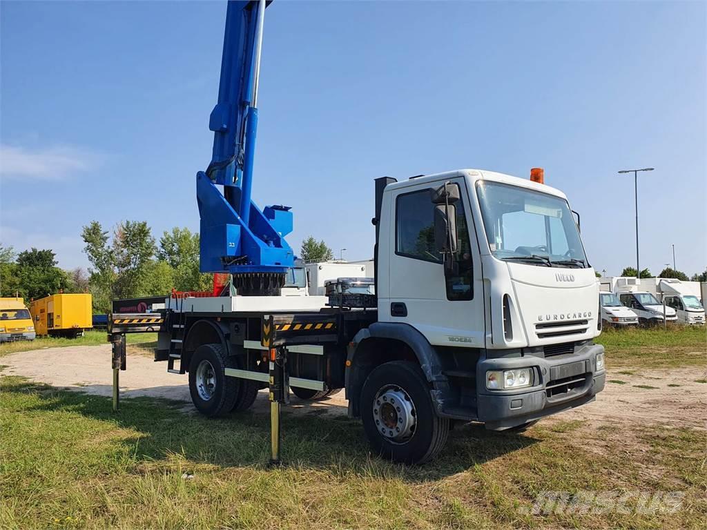 Iveco Eurocargo ML 180 E 24 - Bizocchi KJF 320 lifting  Plataformas sobre camión