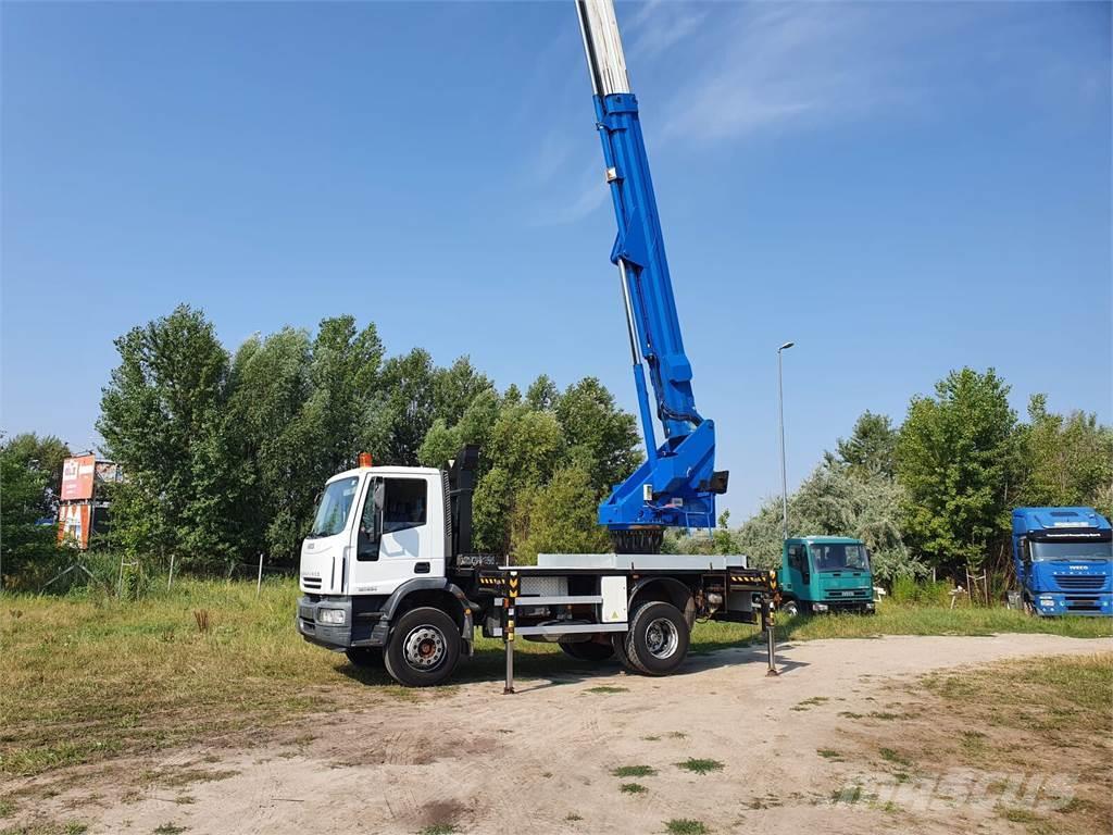 Iveco Eurocargo ML 180 E 24 - Bizocchi KJF 320 lifting  Plataformas sobre camión