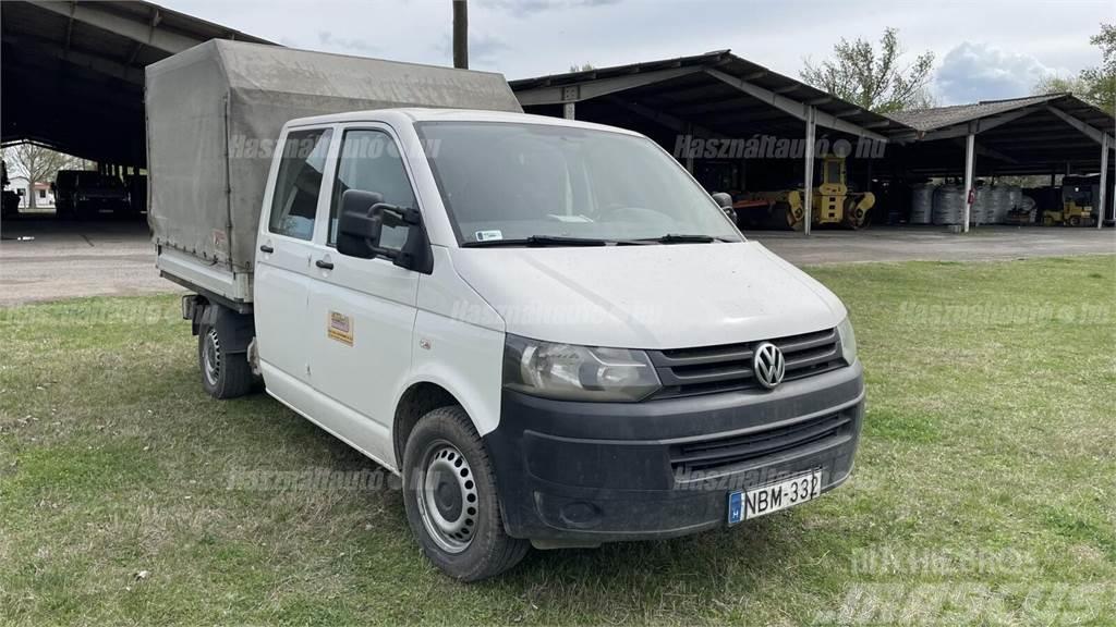 Volkswagen Transporter T5 Doka curtain side Camiones de cama baja