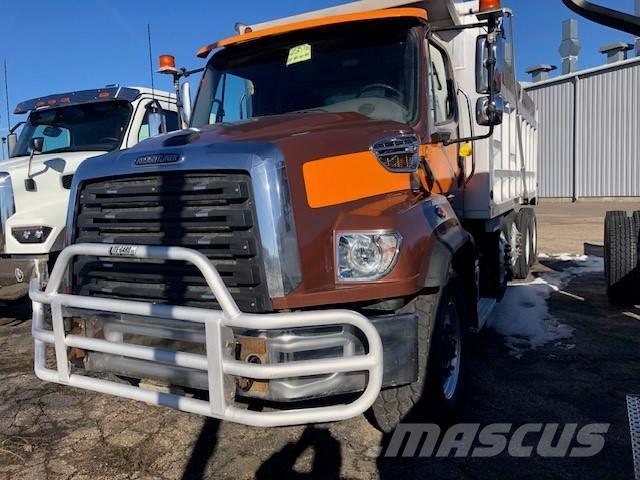 Freightliner 114SD Camiones con chasís y cabina