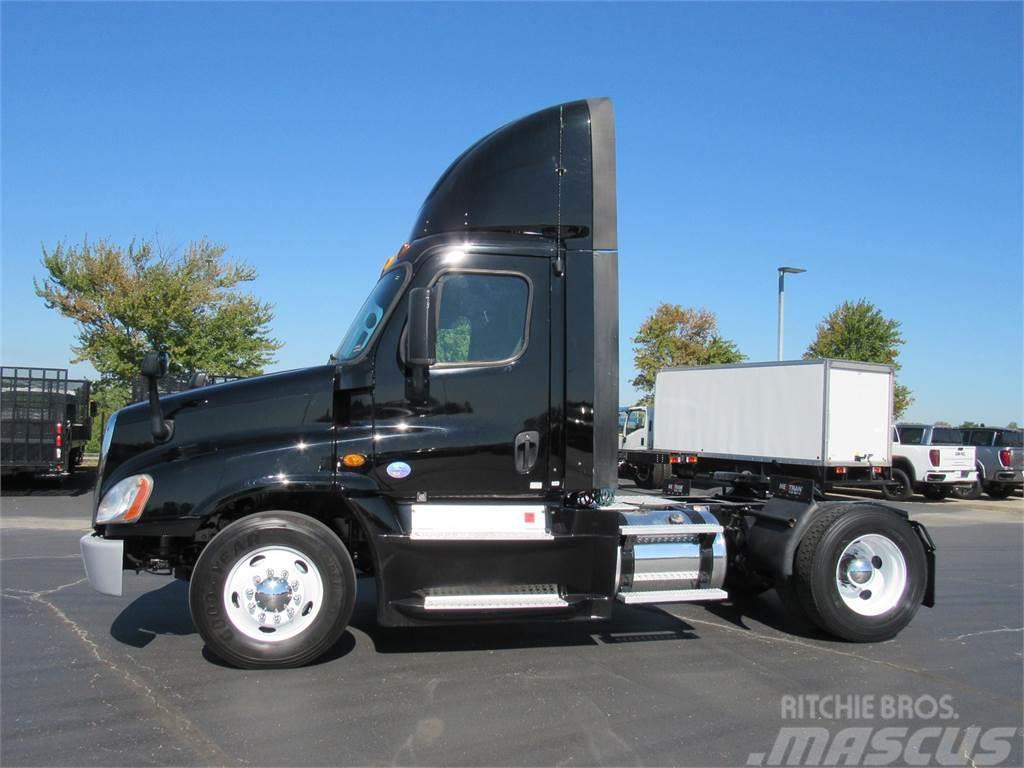 Freightliner CA125DC Camiones tractor