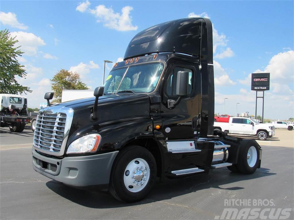 Freightliner CA125DC Camiones tractor