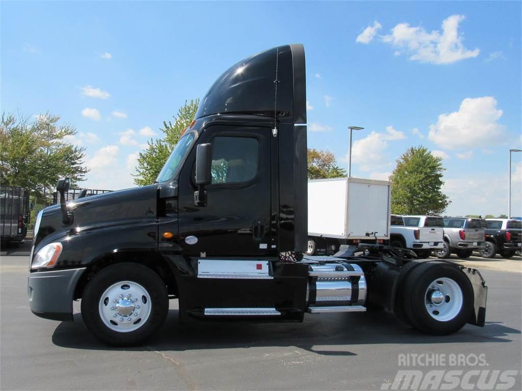 Freightliner CA125DC Camiones tractor