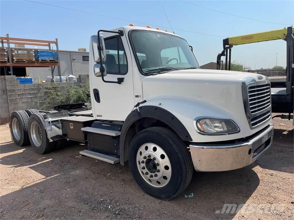 Freightliner M2112 Camiones tractor