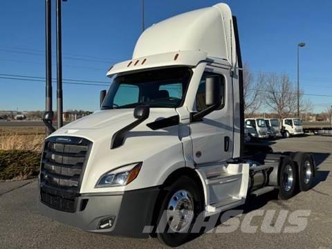 Freightliner PE116DC Camiones tractor