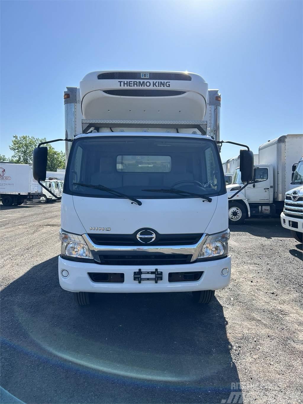 Hino 195 Camiones con caja de remolque