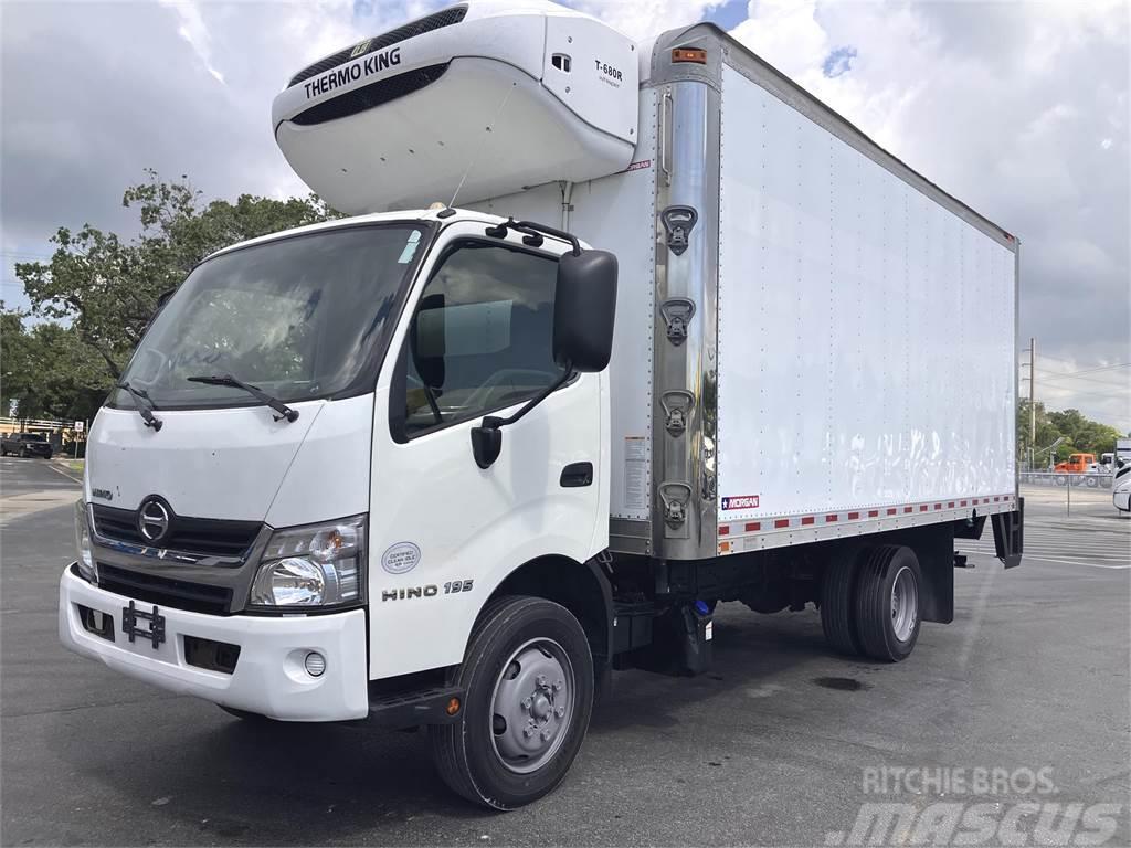 Hino 195 Camiones con caja de remolque