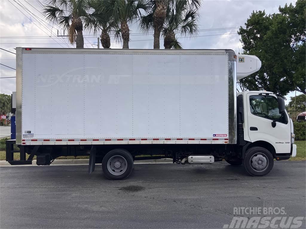 Hino 195 Camiones con caja de remolque