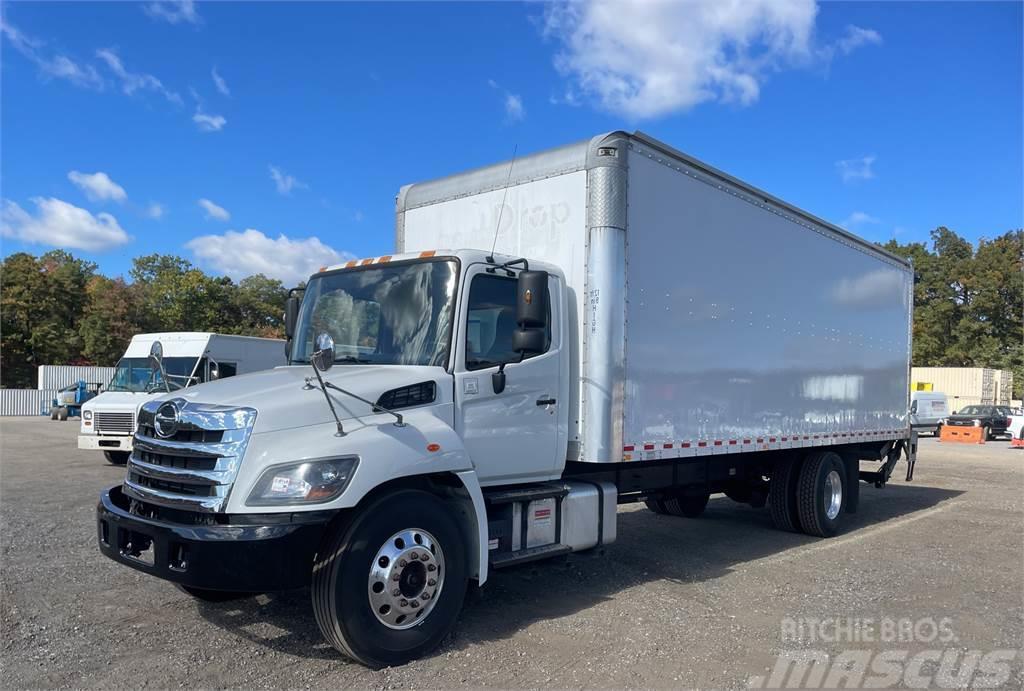 Hino 268 Camiones con caja de remolque