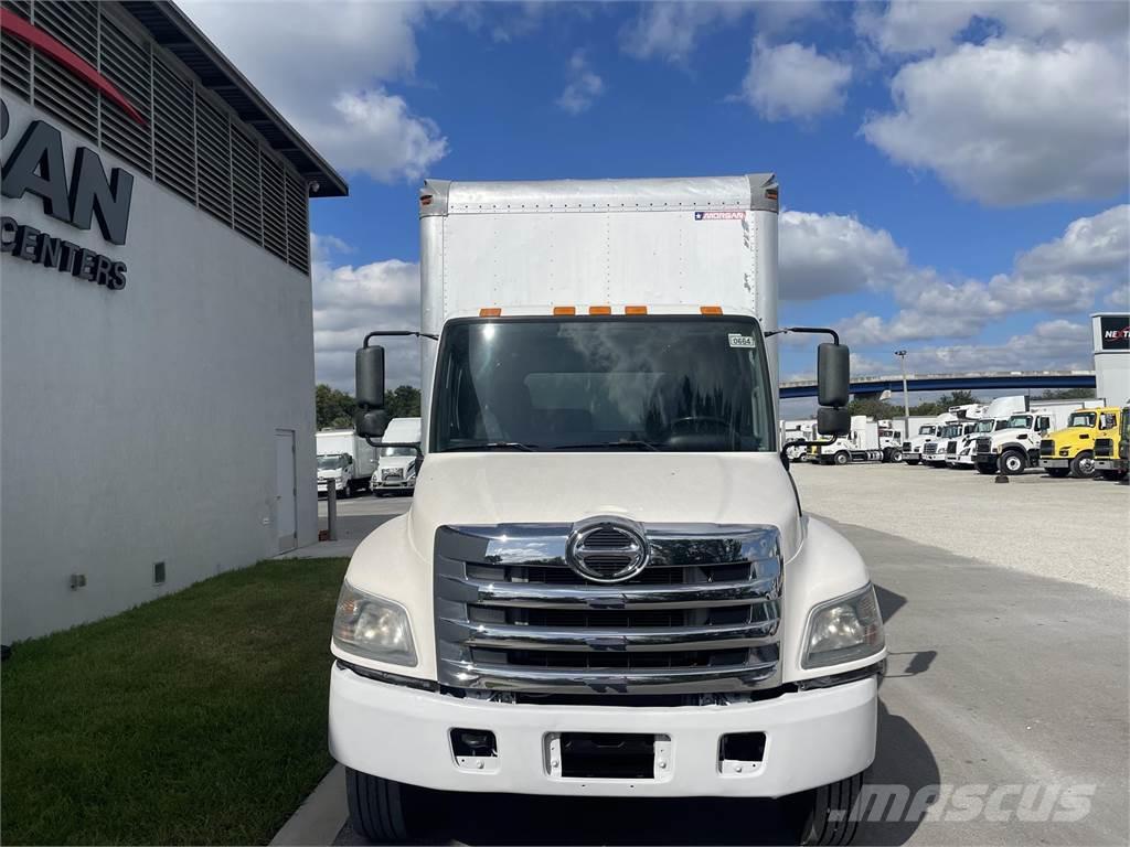 Hino 268 Camiones con caja de remolque