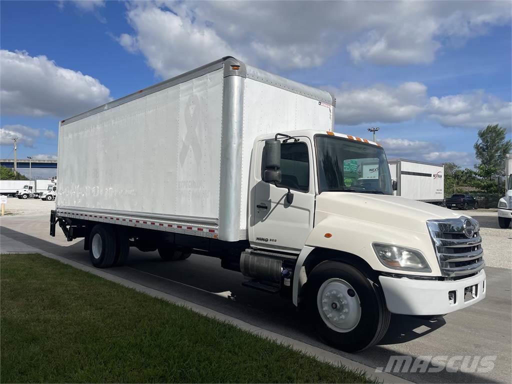 Hino 268 Camiones con caja de remolque