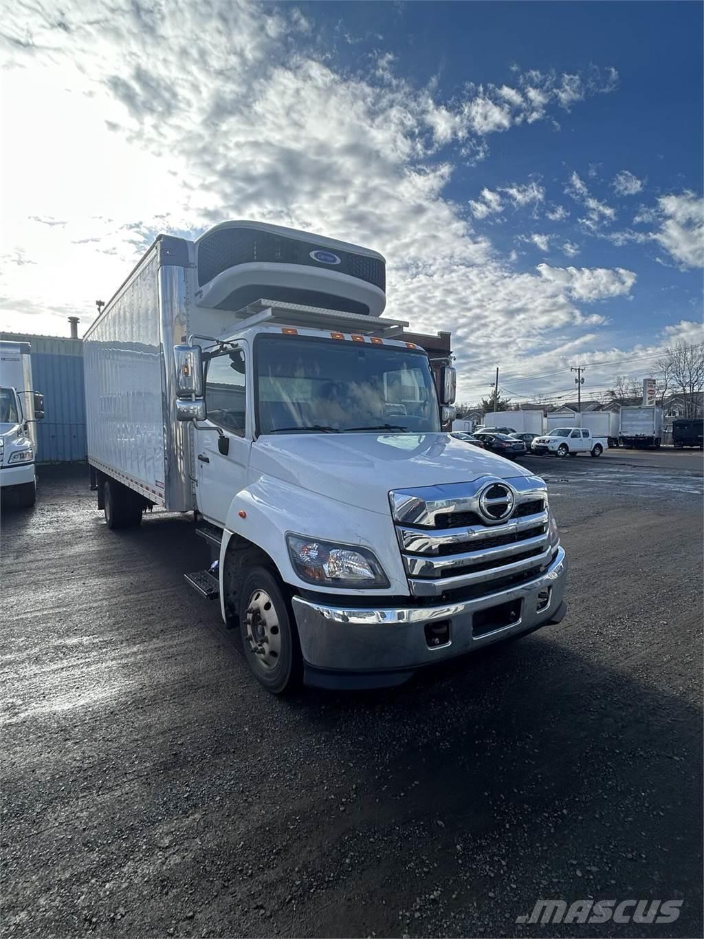 Hino L6 Camiones con caja de remolque