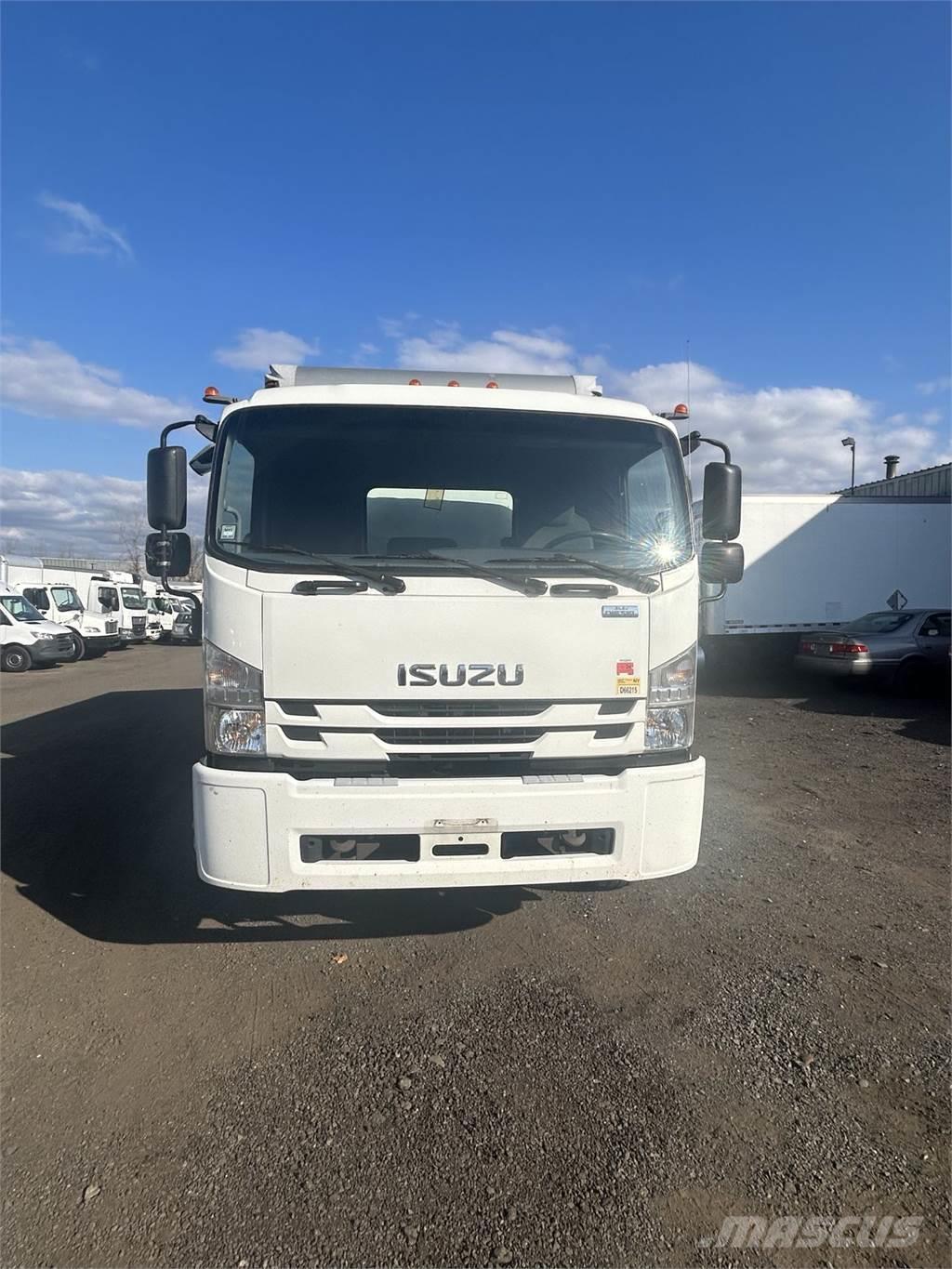 Isuzu FTR Camiones con caja de remolque