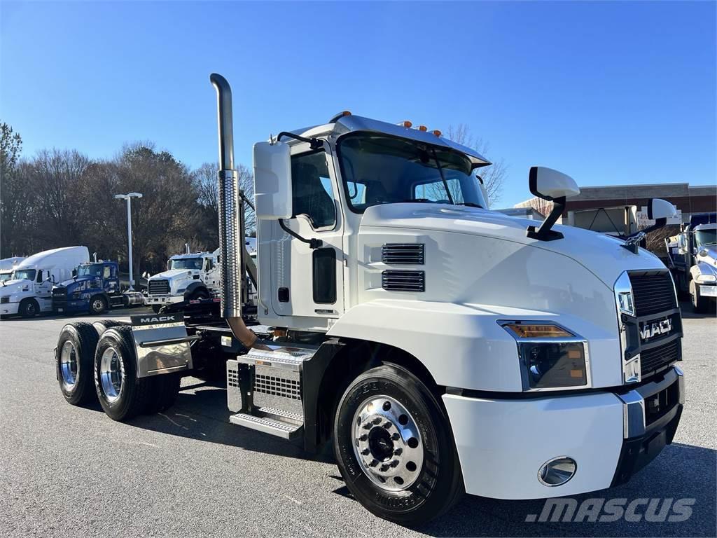 Mack AN64T Camiones tractor