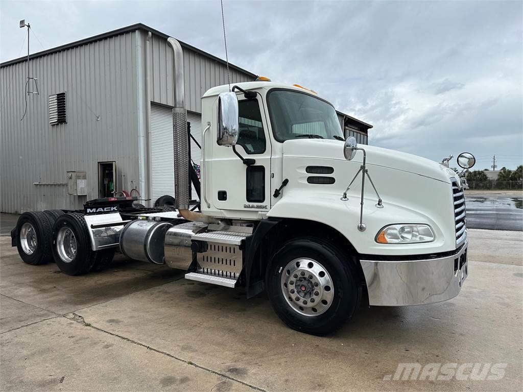 Mack CXU613 Camiones tractor