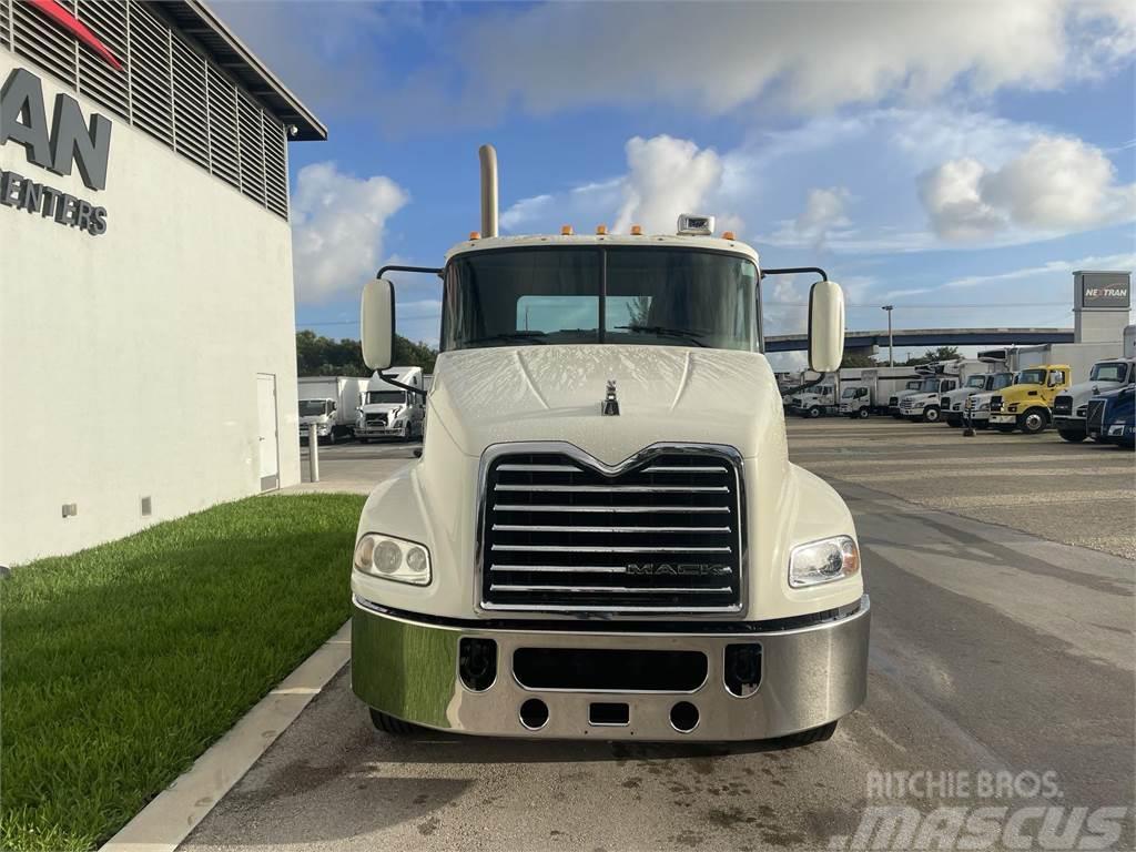 Mack CXU613 Camiones tractor