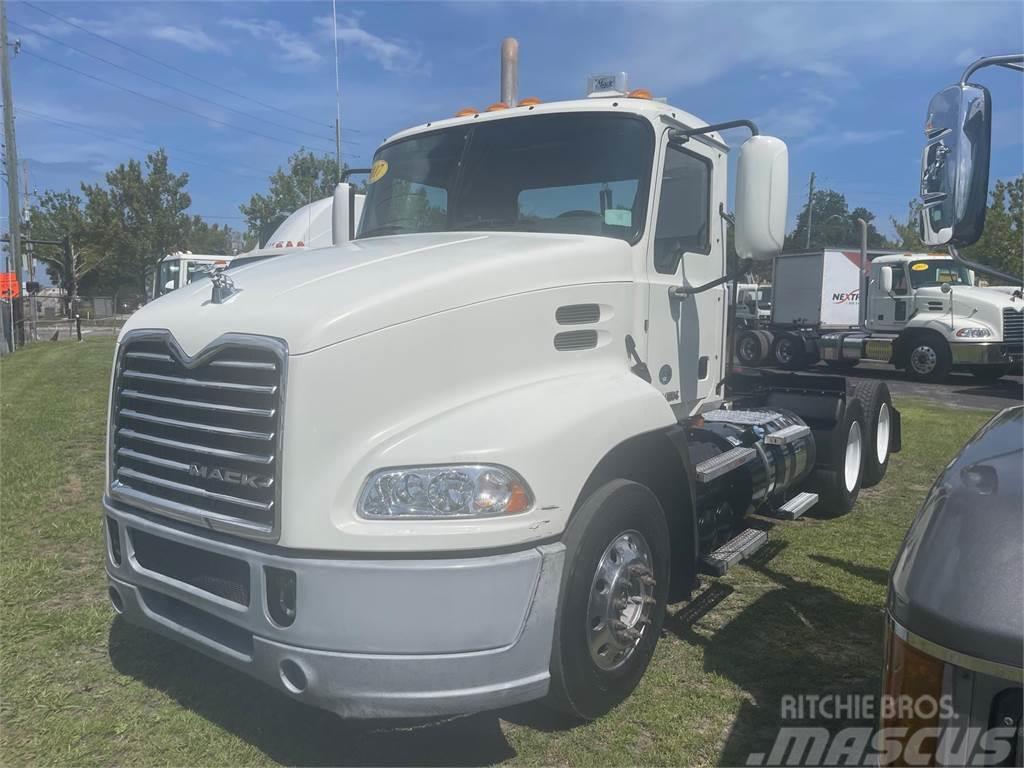 Mack CXU613 Camiones tractor