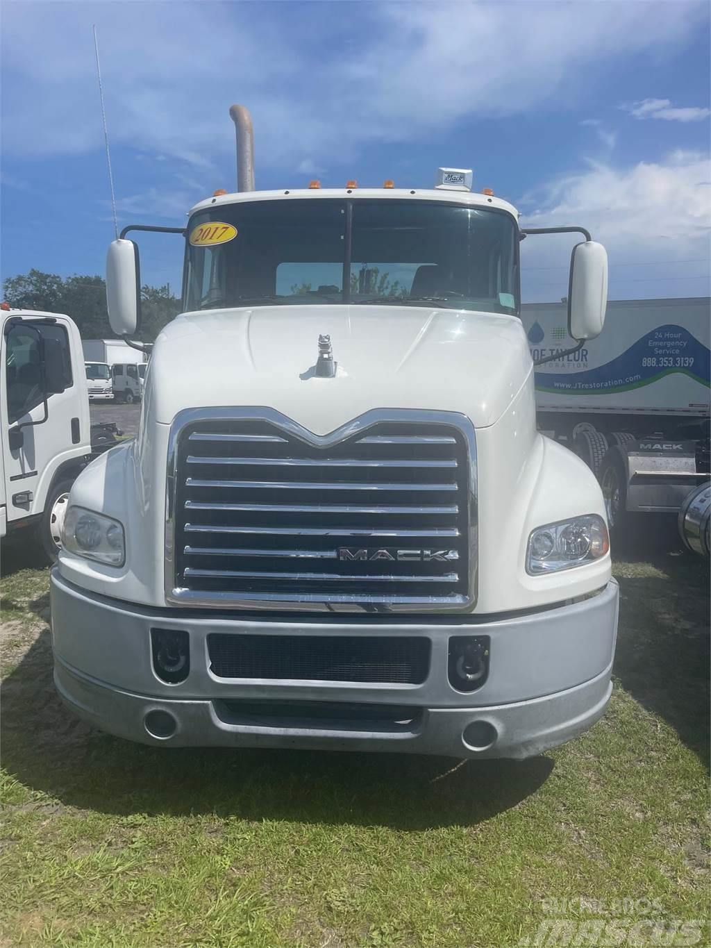 Mack CXU613 Camiones tractor