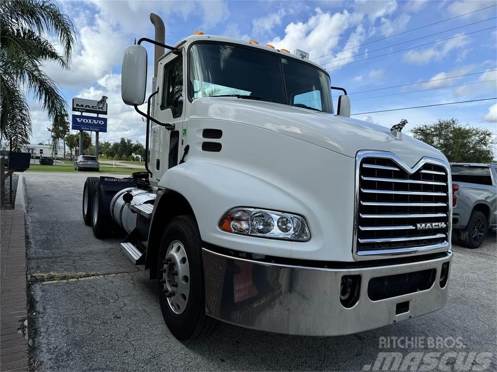 Mack CXU613 Camiones tractor