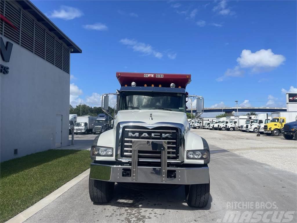 Mack GR64F Bañeras basculantes usadas