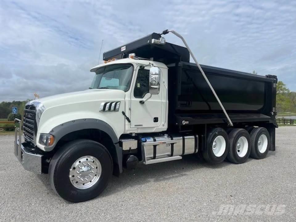 Mack GR64F Bañeras basculantes usadas