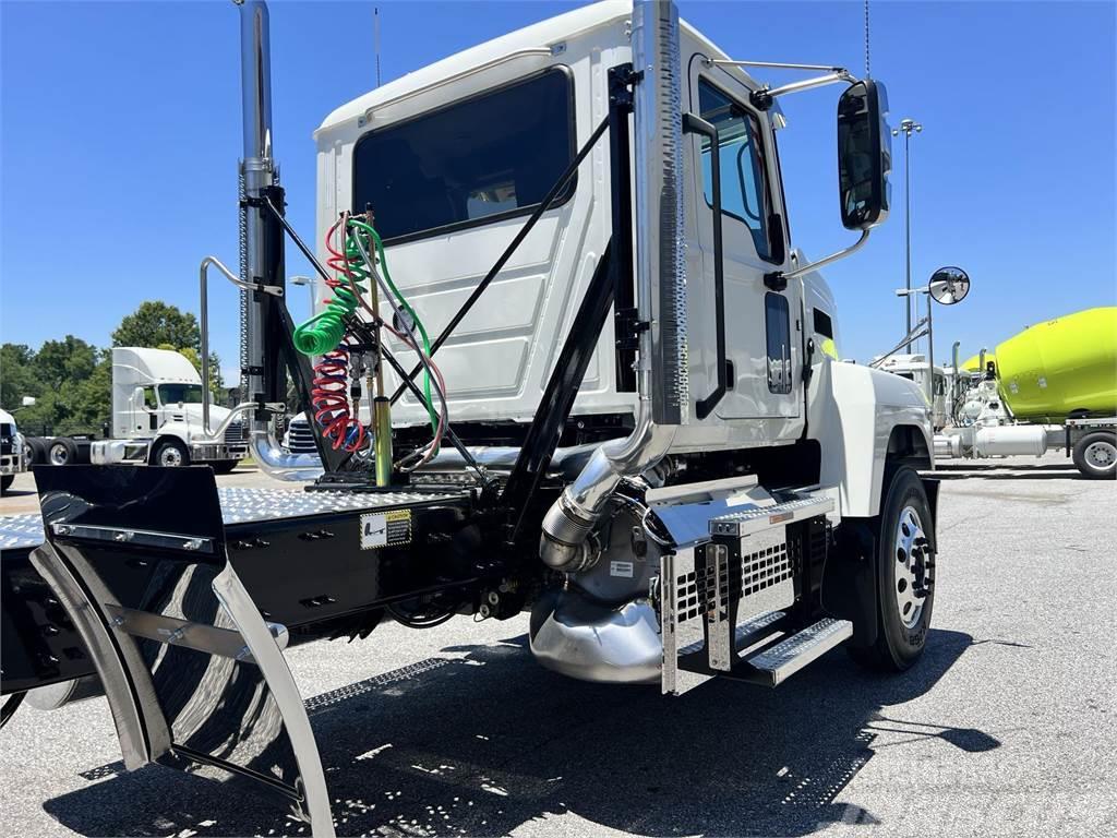 Mack PI64T Camiones tractor