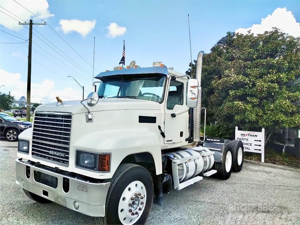 Mack PI64T Camiones tractor