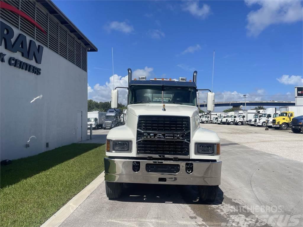 Mack PI64T Camiones tractor