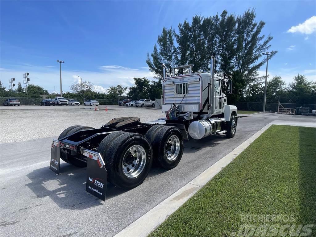 Mack PI64T Camiones tractor