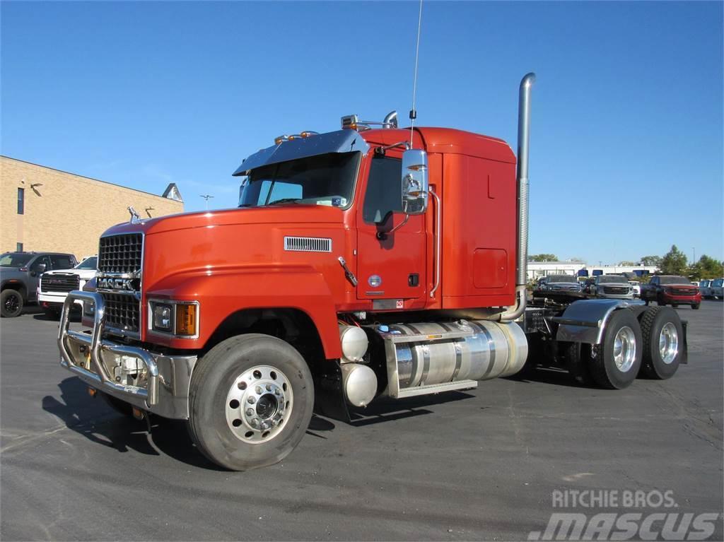 Mack PI64T Camiones tractor