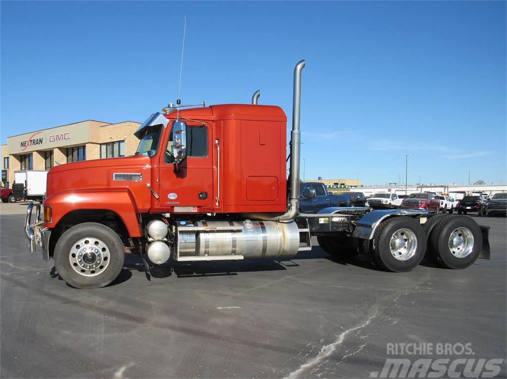 Mack PI64T Camiones tractor