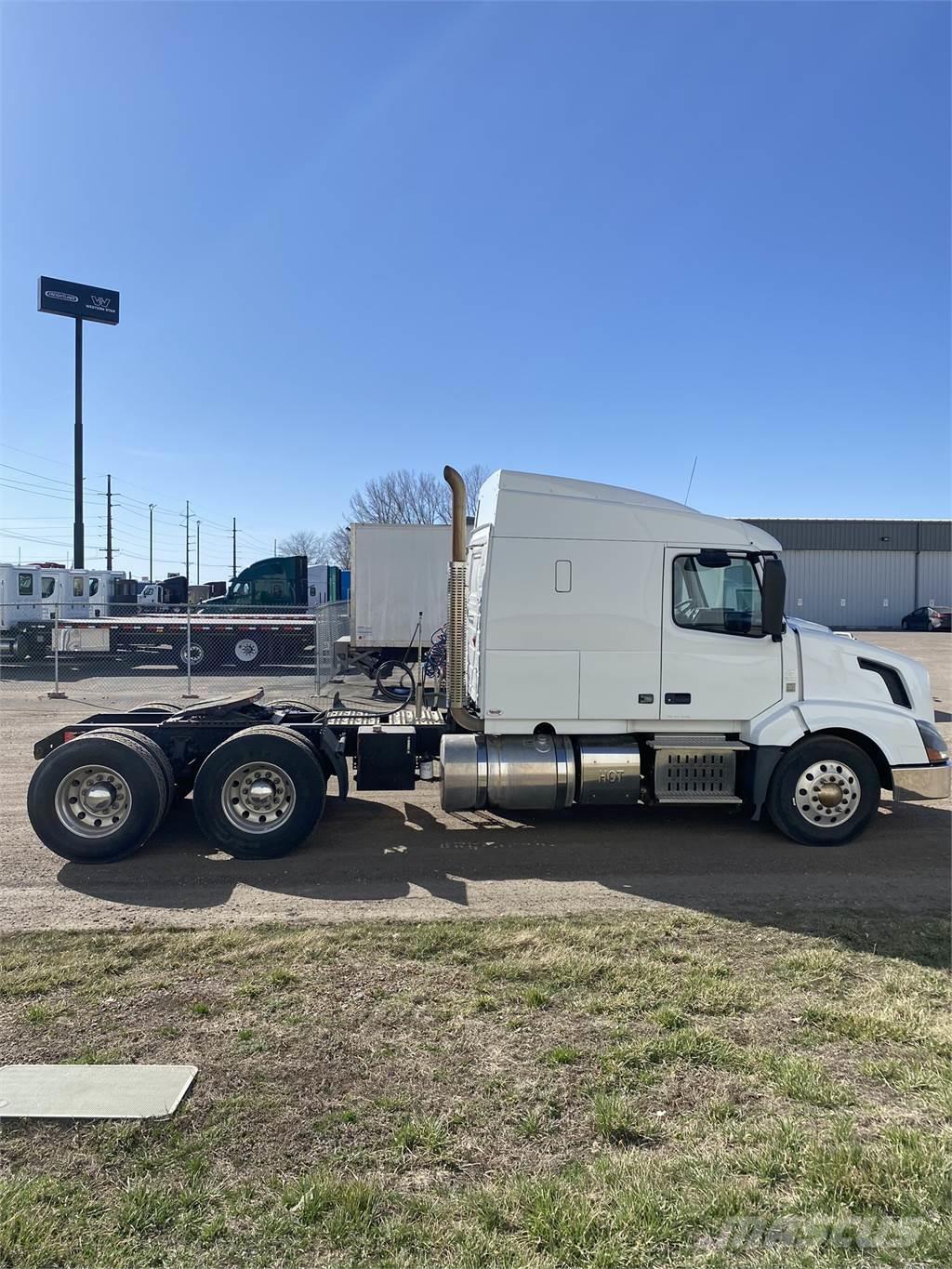 Volvo VNL300 Camiones tractor