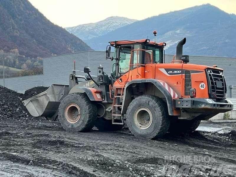 Doosan DL300 Cargadoras sobre ruedas