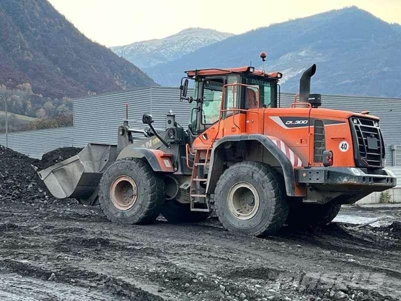 Doosan DL300 Cargadoras sobre ruedas