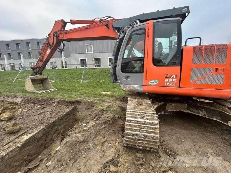 Hitachi ZX225US Excavadoras sobre orugas