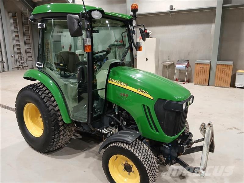 John Deere 3720 Tractores compactos