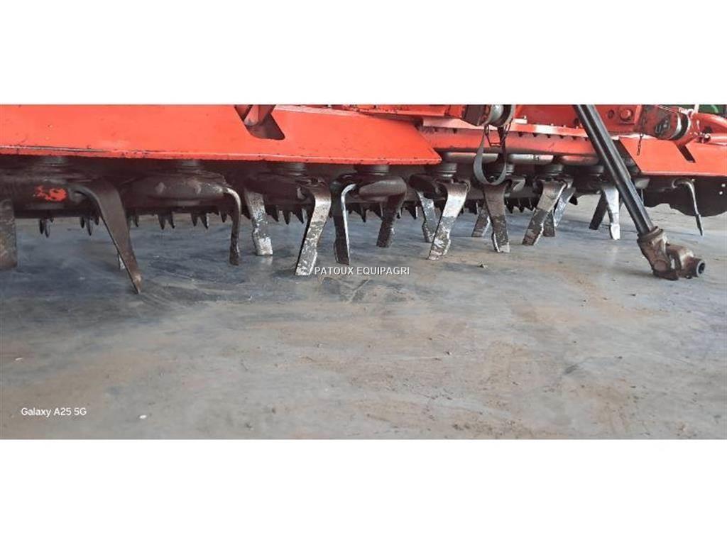 Kuhn HR3003D Gradas vibratorias / rotocultivadoras