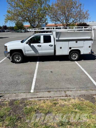 Chevrolet Silverado Caja abierta/laterales abatibles