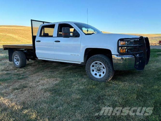 Chevrolet Silverado Camiones de cama baja